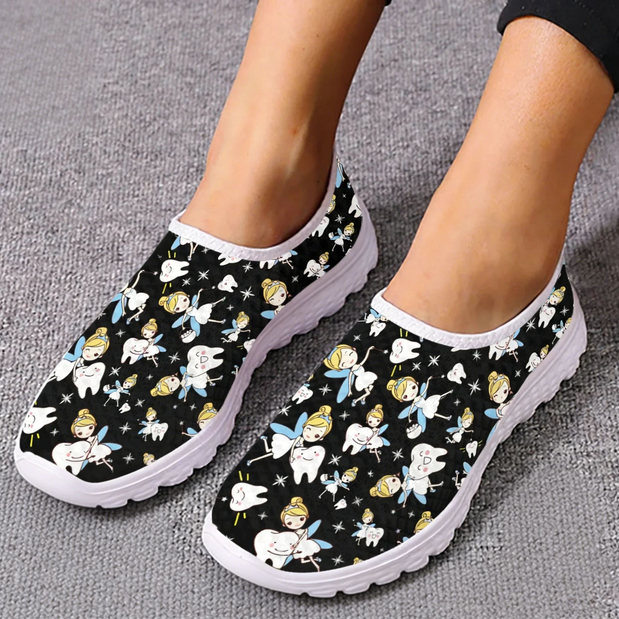 Cute Cartoon Nurse Elf/Teeth M - Women Shoes Tennis ulasan dan harga