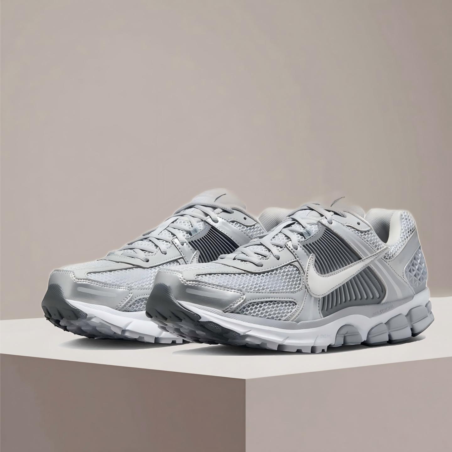 Nike Zoom Vomero 5 Yankees Run - Women Shoes Running Nike ulasan dan harga