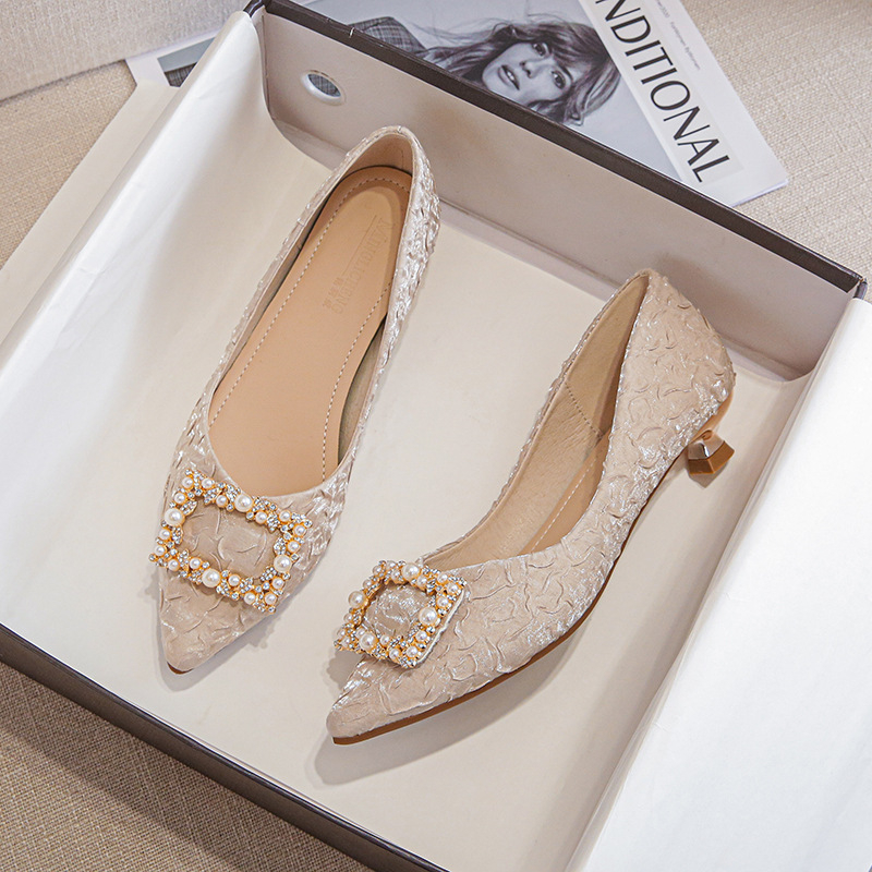 Ivory Textured Satin Pointed T - Ankle Strap Heels ulasan dan harga